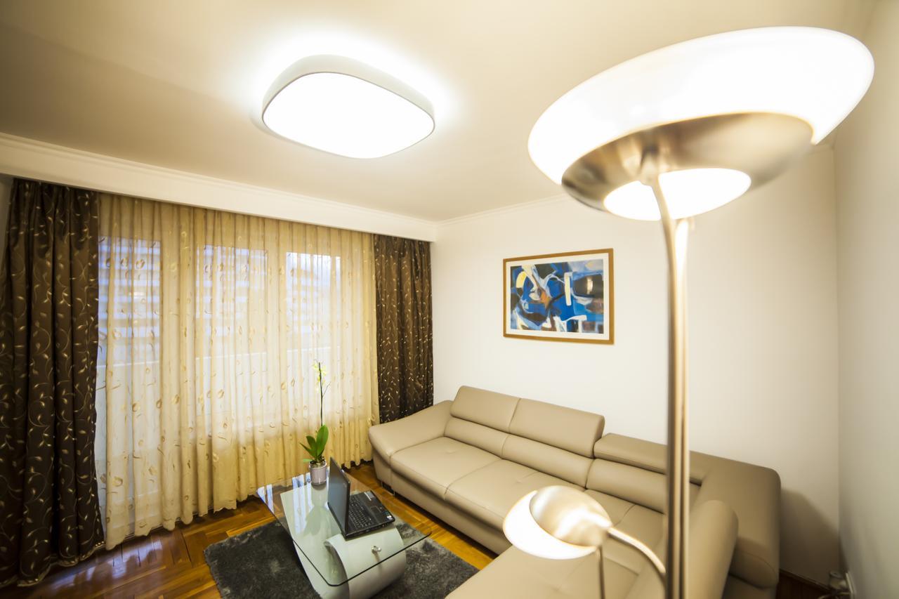 Business Class Apartment Cluj-Napoca Esterno foto