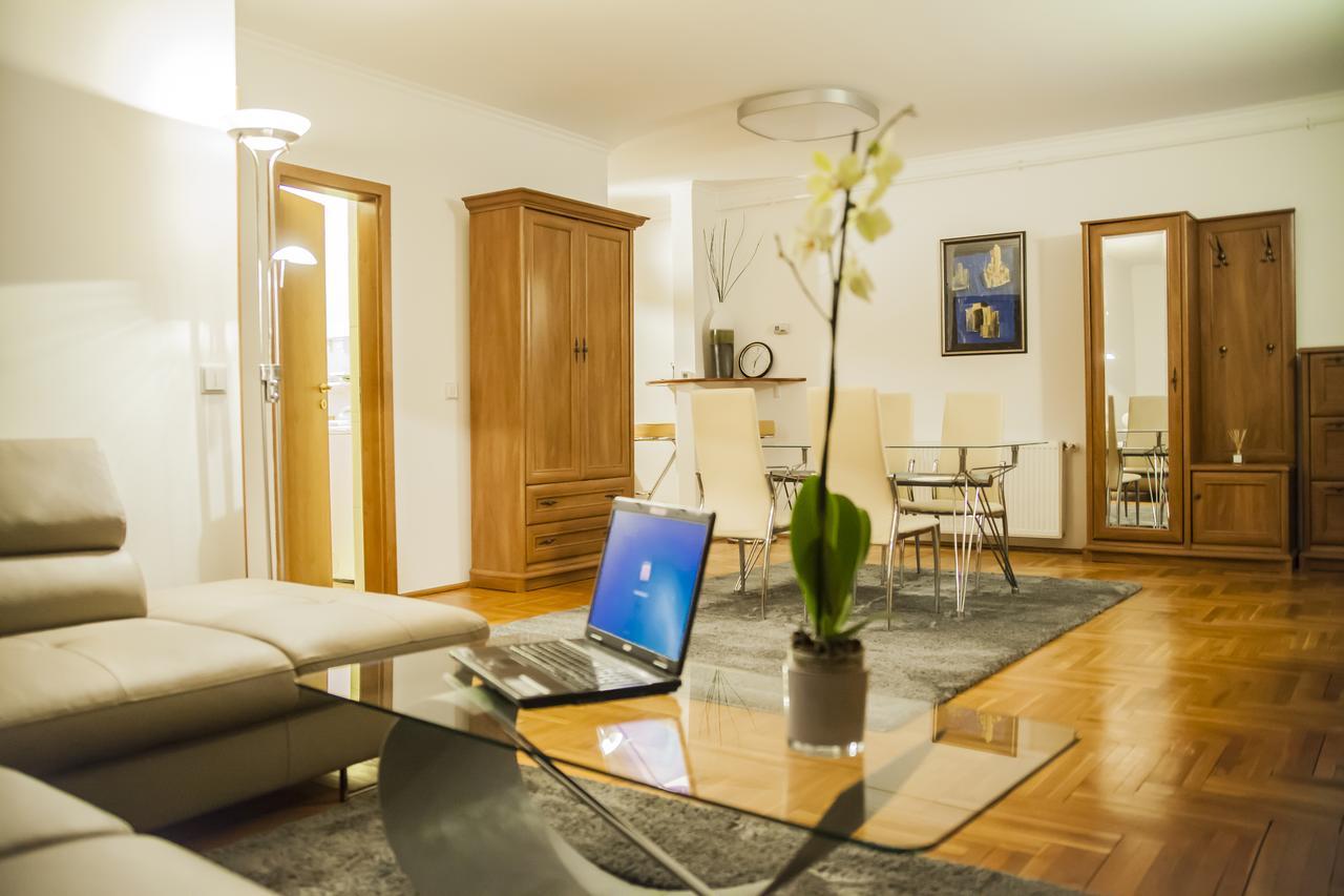 Business Class Apartment Cluj-Napoca Esterno foto