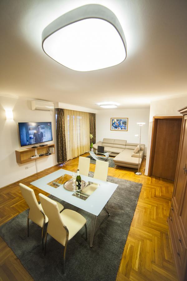 Business Class Apartment Cluj-Napoca Esterno foto