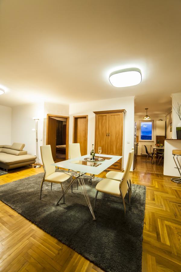 Business Class Apartment Cluj-Napoca Esterno foto