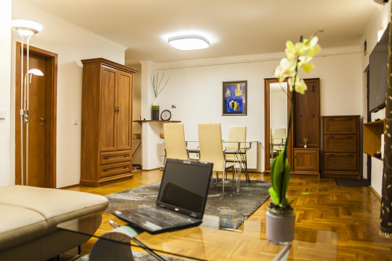 Business Class Apartment Cluj-Napoca Esterno foto